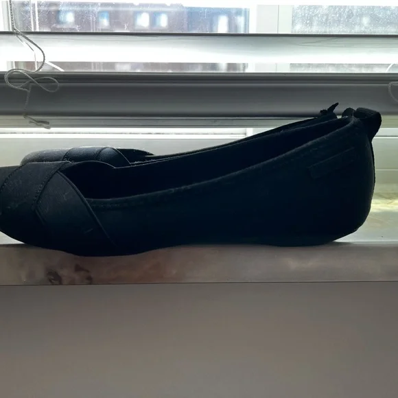 Anne Klein Black Women's Flats - Picture 1 of 2